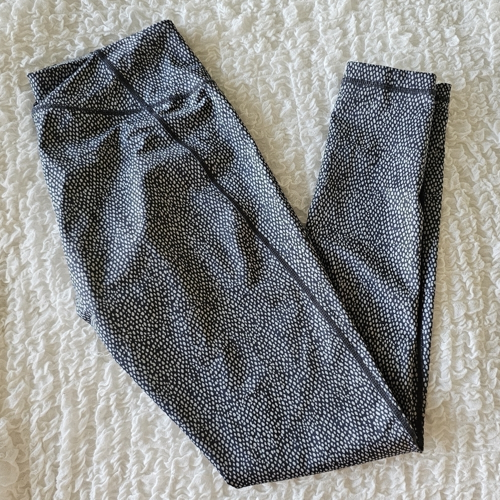 Z by Zella Black and Grey Patterned Leggings Size M